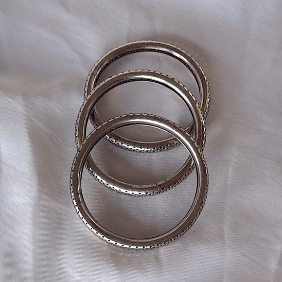 Chic Silver Perforated Bangle Trio - Picture 3 of 7